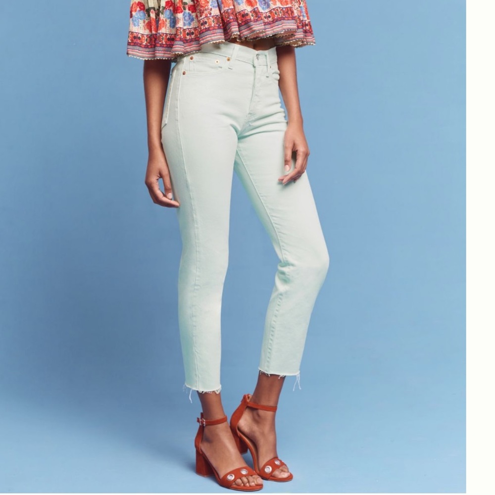NWT Levi Wedgie Crop